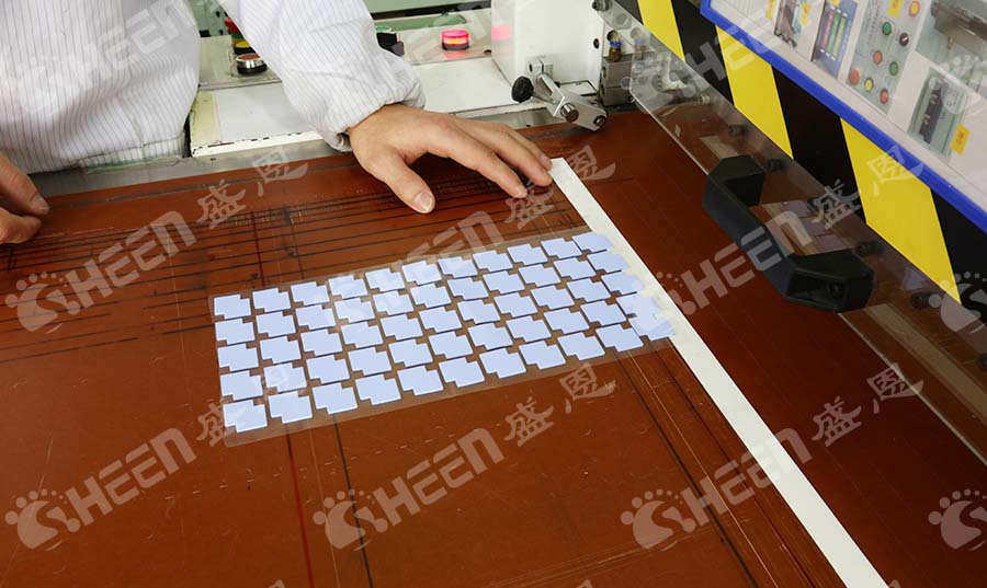 探索新能源汽车动力模块的散热优化：爱游戏体育最新官网(中国)官方网站
材料的关键角色
