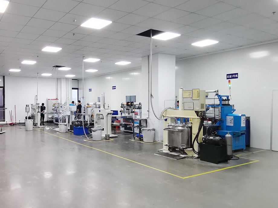 压延成型车间（投料.jpg